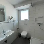 & Restaurant Friedrichshoehe Hotel *