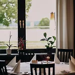 Hotel & Restaurant Friedrichshoehe