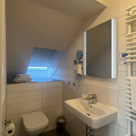 & Restaurant Friedrichshoehe Hotel *