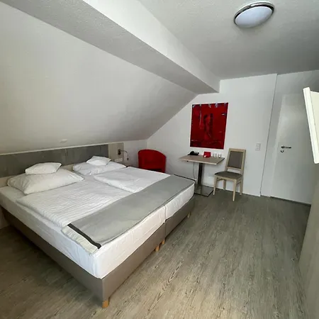 & Restaurant Friedrichshoehe Hotel *