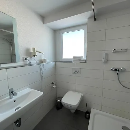 & Restaurant Friedrichshoehe Hotel *