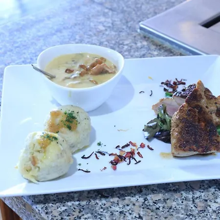 & Restaurant Friedrichshoehe