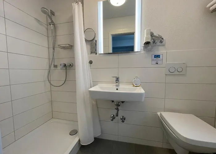 Hotel&restaurant Friedrichshöhe Hotel *